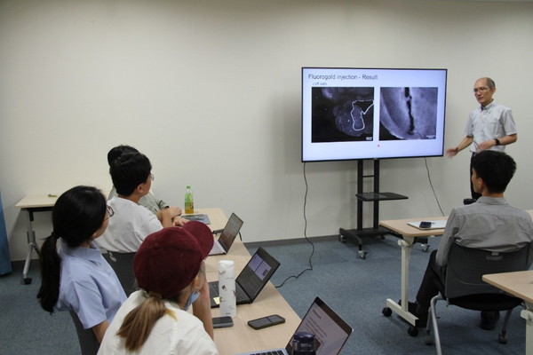 NUTstudents_Prof.Ito