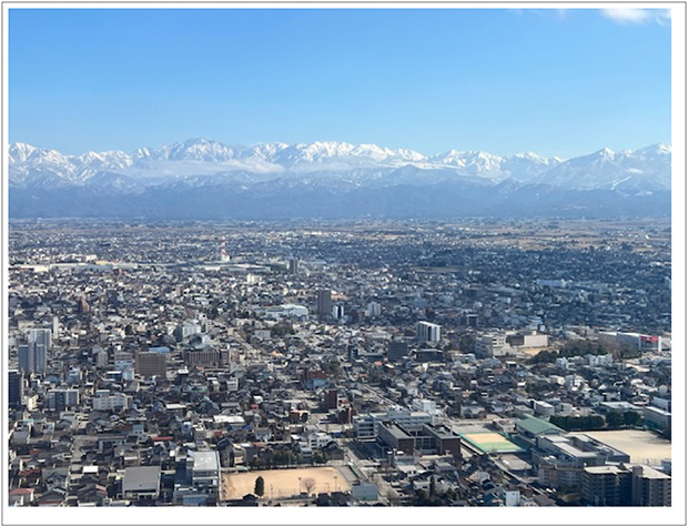 新年の富山市内から見た立山連峰